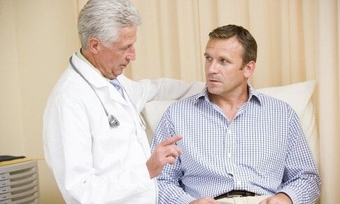 consulta con un médico para la prostatitis